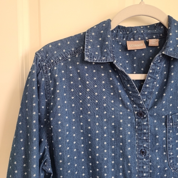 Chico's Star Print Denim Button Up Blouse Long Sleeve Roll Tab Sleeve Me… - Picture 2 of 8